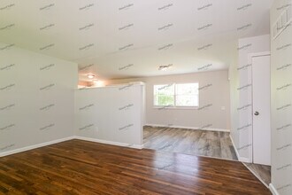 1140 Lees Ln in Florissant, MO - Building Photo - Building Photo