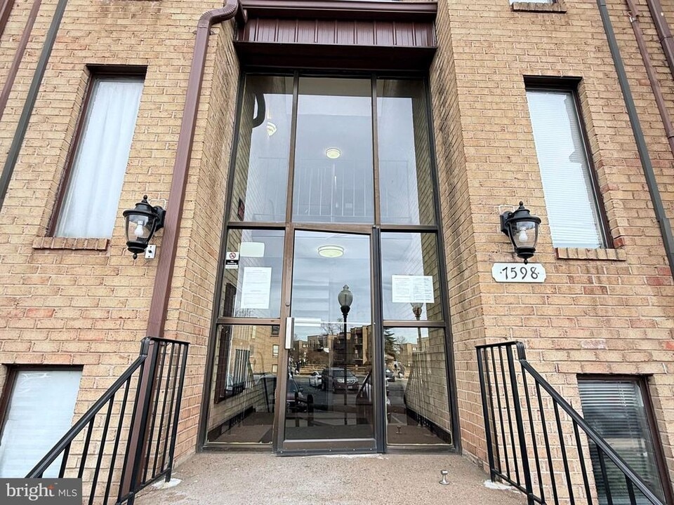 7598 Gales Ct in Manassas, VA - Foto de edificio