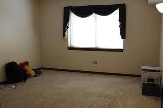 603 S River Rd, Unit 1L in Des Plaines, IL - Building Photo - Building Photo