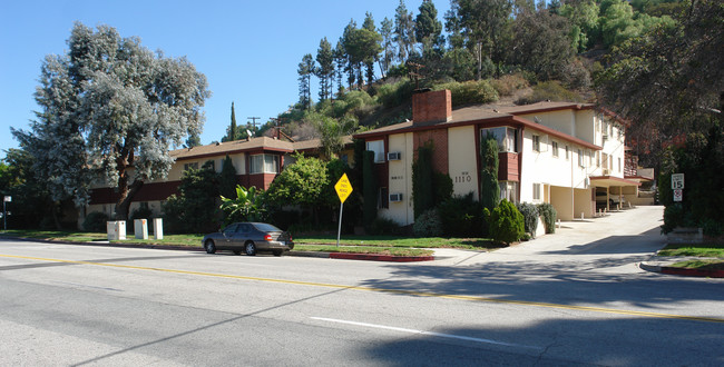 1110 Verdugo Rd in Glendale, CA - Foto de edificio - Building Photo