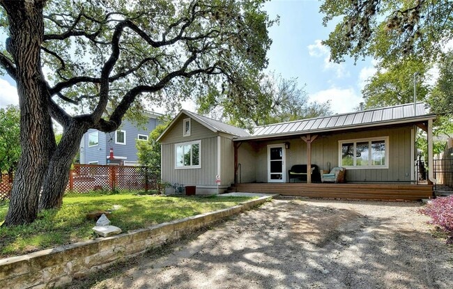 913 W Johanna St in Austin, TX - Building Photo - Building Photo