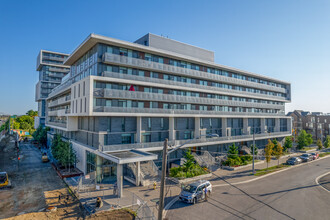 Yorkdale Condominiums in Toronto, ON - Building Photo - Building Photo