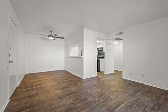 Stone Canyon in Arlington, TX - Building Photo - Interior Photo