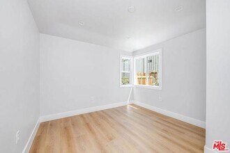 4522 Laurel Canyon Blvd in Los Angeles, CA - Building Photo - Building Photo