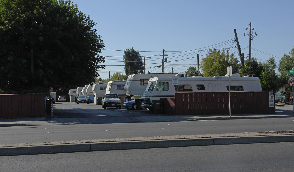 280 W A St in Hayward, CA - Building Photo