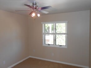 304 Center Ave, Unit 4 in Sheboygan, WI - Foto de edificio - Building Photo