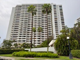 2500 Parkview Dr, Unit 1909 in Hallandale Beach, FL - Building Photo