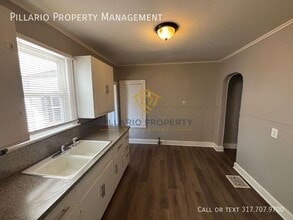 711 W 22nd St in Anderson, IN - Foto de edificio - Building Photo