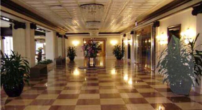 2030 S Ocean Dr, Unit 1017 in Hallandale Beach, FL - Building Photo - Building Photo