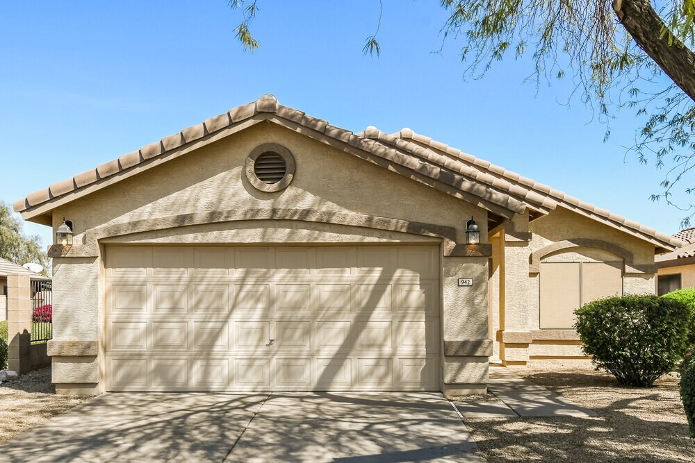 942 E Graham Ln in Apache Junction, AZ - Building Photo