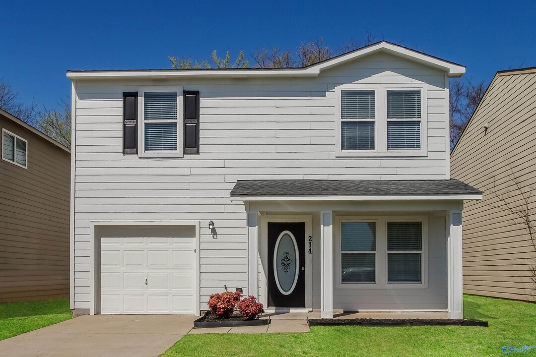 214 Farmington Dr in Harvest, AL - Building Photo
