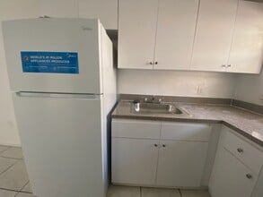 13550 NE 10th Ave, Unit 10 in North Miami, FL - Foto de edificio - Building Photo