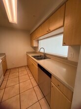 690 SW 1st Ct, Unit 1934 in Miami, FL - Foto de edificio - Building Photo