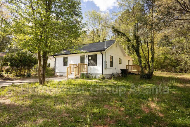 3363 Delmar Ln NW in Atlanta, GA - Building Photo - Building Photo
