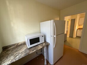 89 Hillside Ave in Torrington, CT - Building Photo - Building Photo