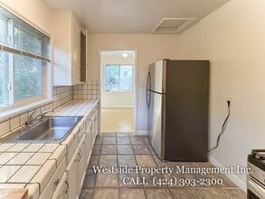 2301 Oak St in Santa Monica, CA - Building Photo - Building Photo