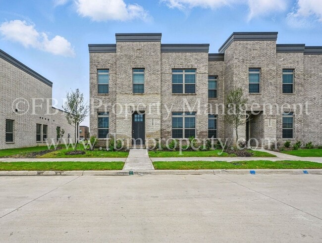 property at 2109 Luna Dr