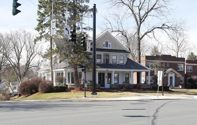 586 Western Ave in Albany, NY - Building Photo - Building Photo