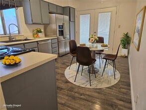 8817 Pavia Dr in Las Vegas, NV - Foto de edificio - Building Photo