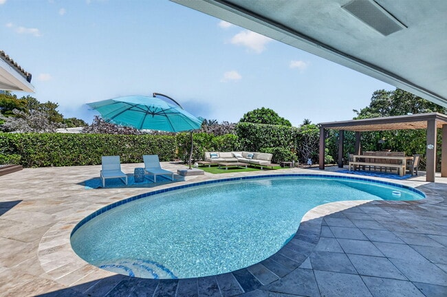 424 SW 7th Way