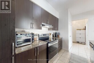 10211 Keele St in Vaughan, ON - Building Photo - Building Photo