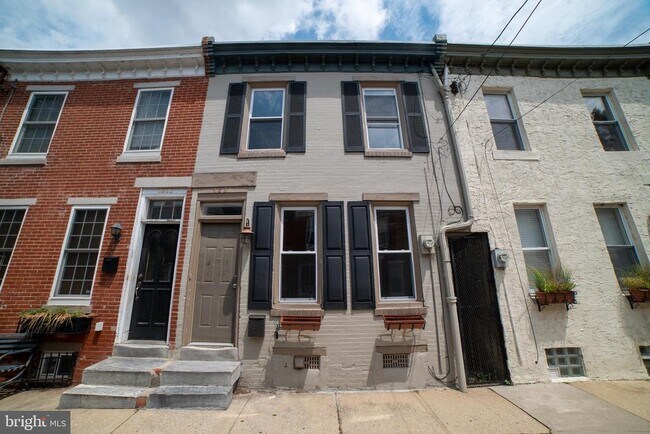 property at 2221 Pemberton St