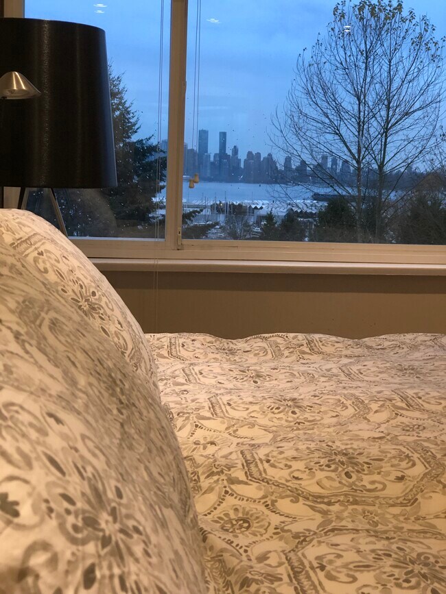 212 Forbes Av in North Vancouver, BC - Building Photo - Building Photo