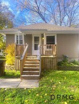 224 Mifflin Ave in Lansing, MI - Building Photo