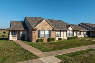 Meadowview Townhomes in Terrell, TX - Building Photo - Building Photo