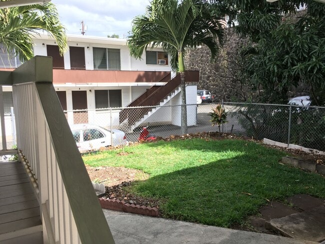1703 Puowaina Dr in Honolulu, HI - Building Photo - Building Photo