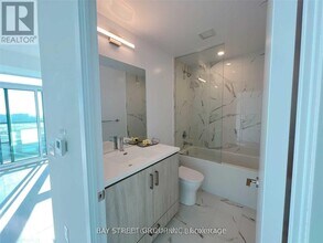 10 Honeycrisp Cres in Vaughan, ON - Building Photo - Building Photo