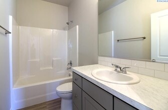 5533 Remington Dr in Pasco, WA - Building Photo - Building Photo