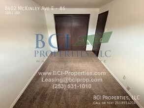 8402 E McKinley Ave in Tacoma, WA - Building Photo - Building Photo