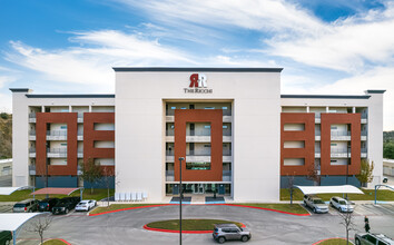 The Ricchi in San Antonio, TX - Building Photo - Building Photo