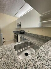 820 Twin Lakes Dr, Unit 820 in Coral Springs, FL - Building Photo - Building Photo