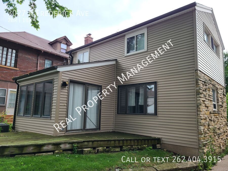 3027 N Frederick Ave in Milwaukee, WI - Building Photo