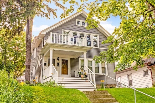 property at 4458 N Newhall St