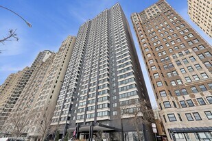 1440 N Lake Shore Dr in Chicago, IL - Building Photo