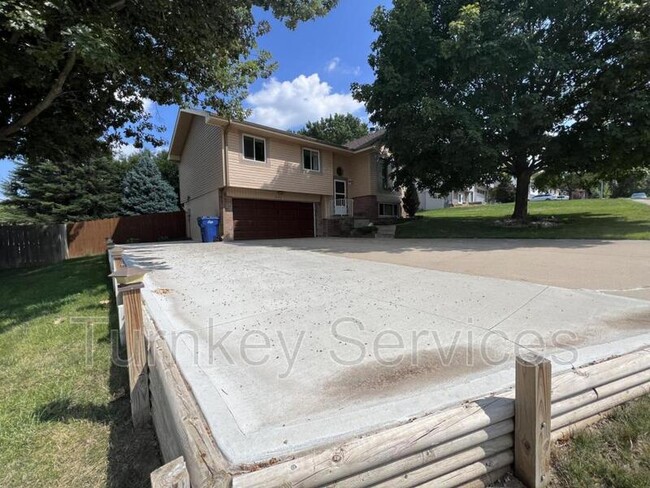 405 Fort St in Papillion, NE - Building Photo - Building Photo