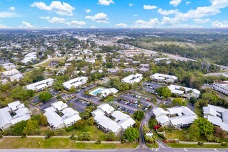 800 NW Fork Rd in Stuart, FL - Foto de edificio - Building Photo