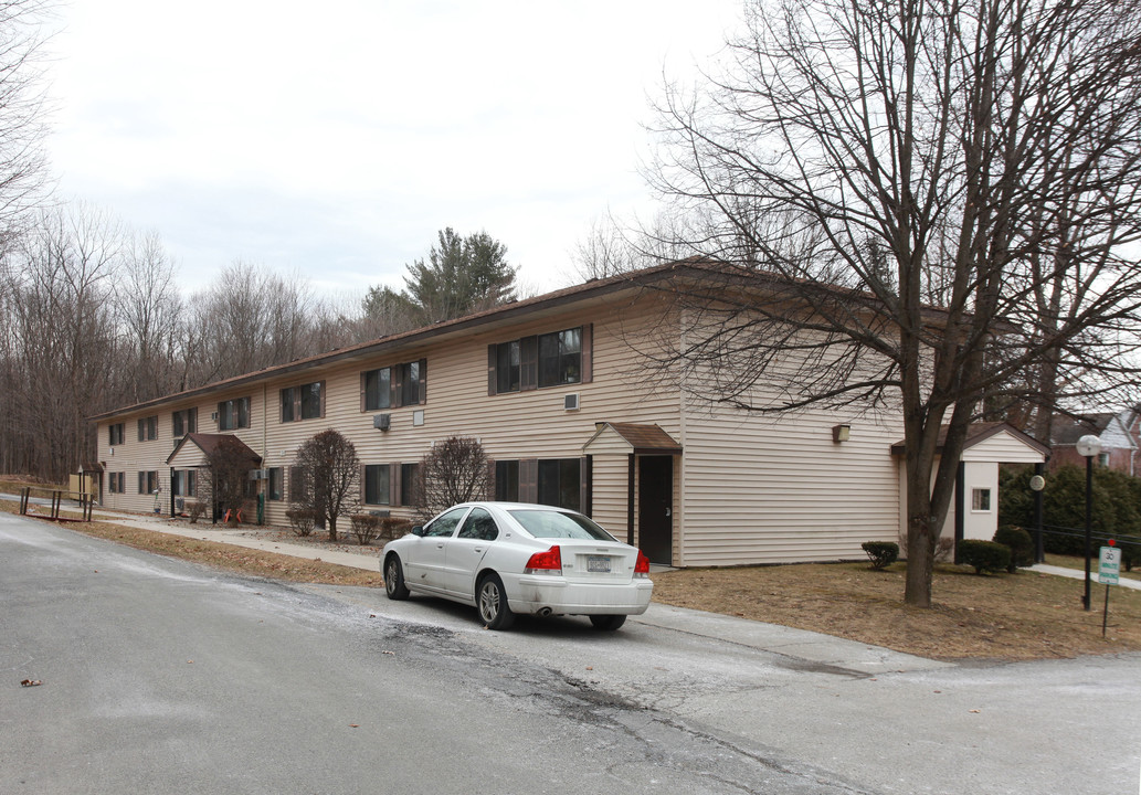 9 Bussey Ln in Hoosick Falls, NY - Building Photo