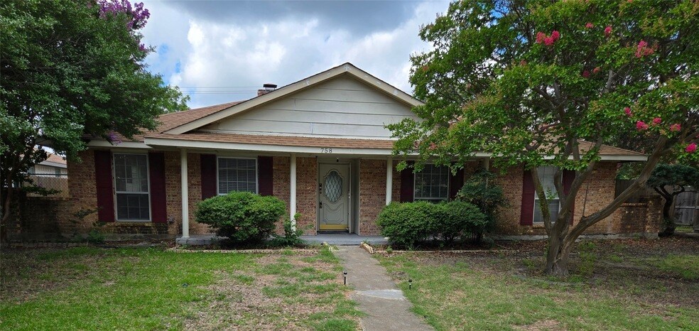 758 Brighton Ln in Garland, TX - Building Photo