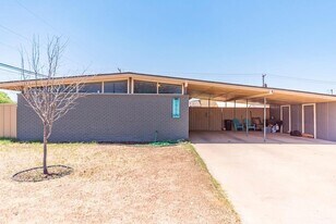 2901 Nabors Ln in Odessa, TX - Building Photo