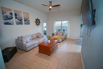 326 Hawks View Dr in La Marque, TX - Building Photo - Building Photo