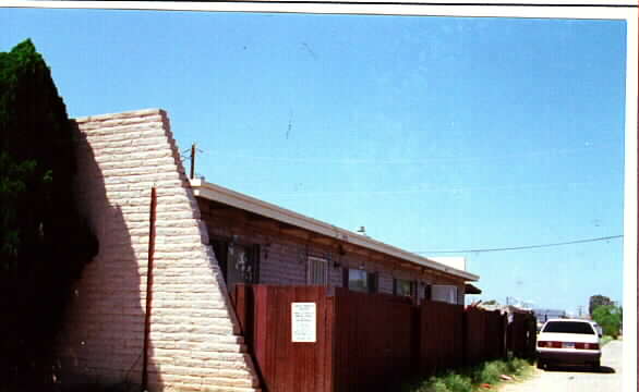 1802-1808 S Rosemont Ave in Tucson, AZ - Foto de edificio - Building Photo