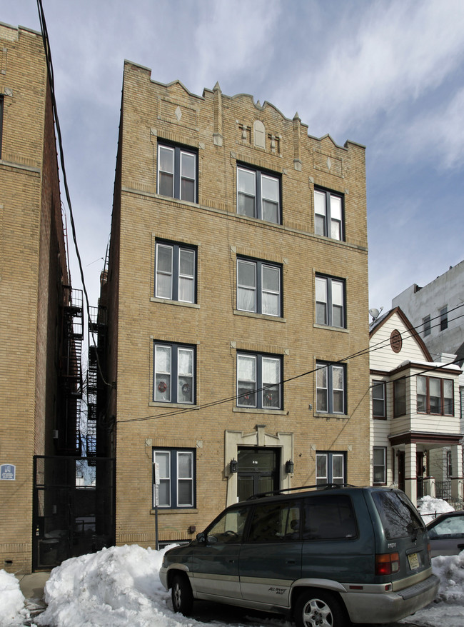 192 Kensington Ave in Jersey City, NJ - Building Photo - Building Photo