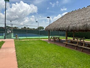 15729 Bottlebrush Cir in Delray Beach, FL - Foto de edificio - Building Photo