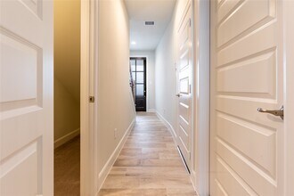 2802 Grand Fountains Dr in Houston, TX - Building Photo - Building Photo