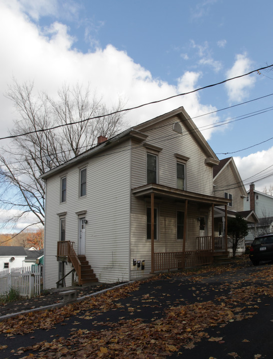 3 Maiden Ln in Chatham, NY - Building Photo