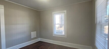 2021 Pine Bluff St in Greensboro, NC - Building Photo - Building Photo